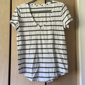 Lululemon relaxed v-neck! Size 8